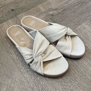 Eileen Fisher Women's Tan Knotted Sandals